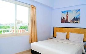 De La Charis Hotel By Waringin Hospitality